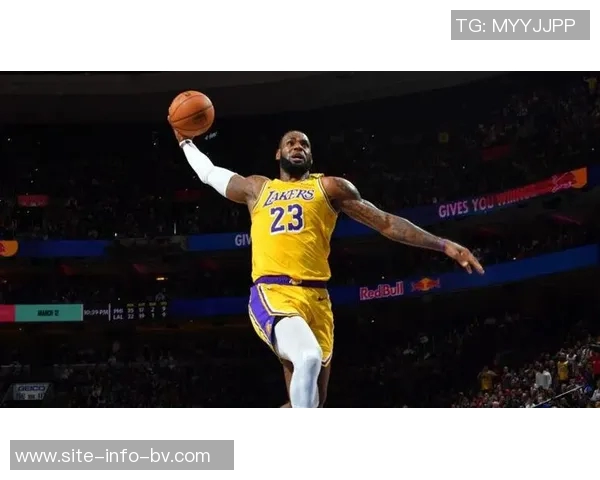 詹姆斯助力八村频频攻筐展现默契配合引发球迷热议