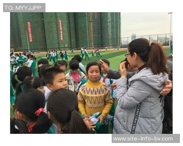 弗拉格解读麦克朗手势背后的比赛乐趣与激情