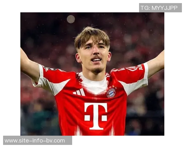 拜仁高层与孔帕尼今夏欲引西蒙斯交易遭赫内斯否决